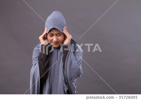 sick stressed woman headache, migraine, vertigo 35726005