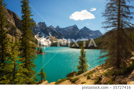 Sunny day at Moraine lake in Banff National Park 35727416