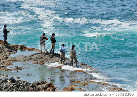 Wild boar fishing Wild boar fishing 35728390