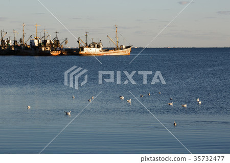 View to the port of Berdyansk View to the port of Berdyansk 35732477