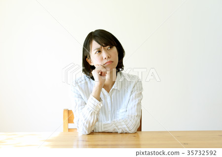 一個有需要的女人 一個有需要的女人 35732592