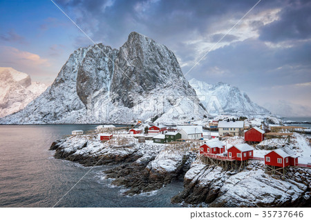 Hamnoy fishing village on Lofoten Islands, Norway Hamnoy fishing village on Lofoten Islands, Norway 35737646