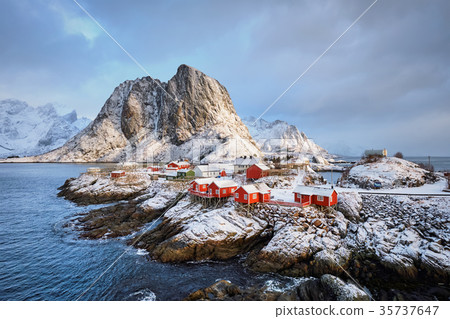 Hamnoy fishing village on Lofoten Islands, Norway Hamnoy fishing village on Lofoten Islands, Norway 35737647