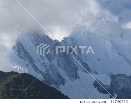 Snow capped Annapurna 35740753