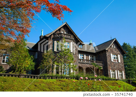 老古河花園的西式建築和楓樹的秋葉 老古河花園的西式建築和楓樹的秋葉 35741740