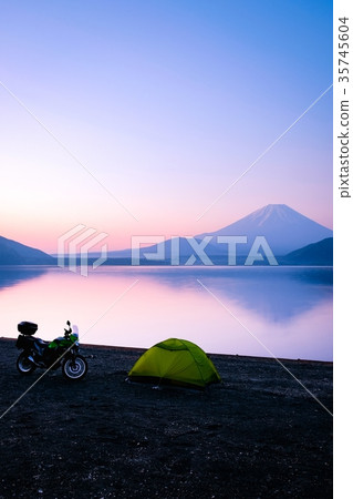 Lakeside camp Lakeside camp 35745604