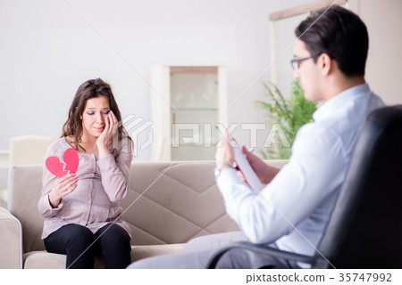 Pregnant woman visiting psychologist doctor Pregnant woman visiting psychologist doctor 35747992