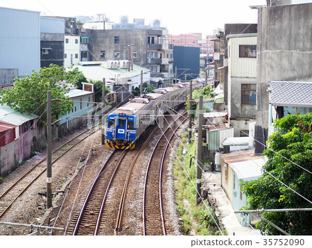 train train 35752090