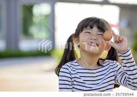 Dad and Daughter Date 35759544