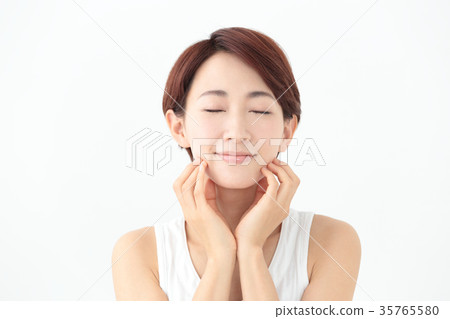 Beauty middle women Beauty middle women 35765580