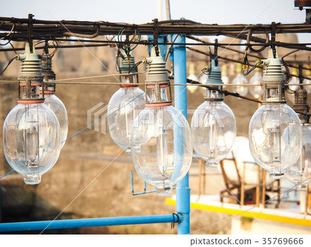 漁船上的補魚燈 漁船上的補魚燈 35769666