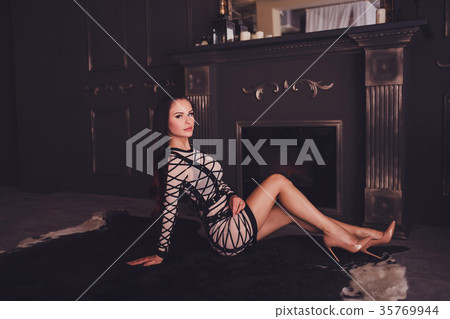 fashion portrait of young beautiful elegant rich woman fashion portrait of young beautiful elegant rich woman 35769944