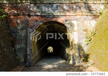 前JNR Shinonoi線被遺棄的路線Urushikubo隧道 前JNR Shinonoi線被遺棄的路線Urushikubo隧道 35771661
