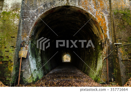 Former JNR Shinonoi Line Abandoned course Urushikubo tunnel 35771664