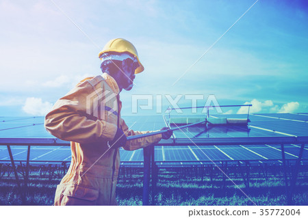 operation and maintenance in solar power plant  35772004