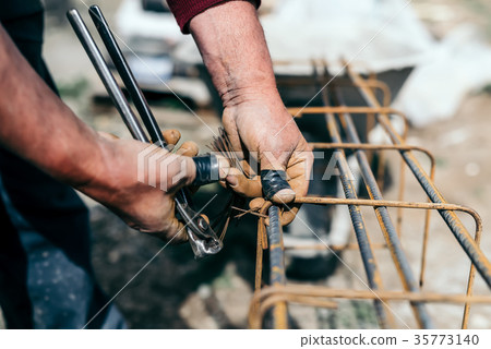 steel wire and pincers to secure steel bars steel wire and pincers to secure steel bars 35773140
