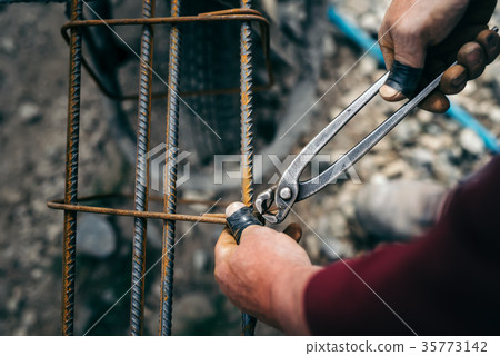 Details of construction worker 35773142