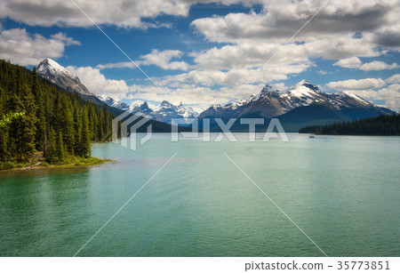 Maligne Lake in Jasper National Park 35773851