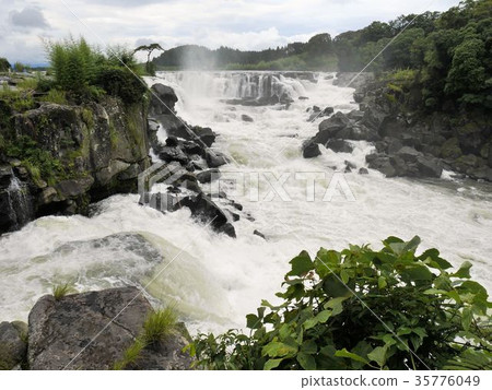 Inoki Falls (Isa City, Kagoshima Prefecture) Inoki Falls (Isa City, Kagoshima Prefecture) 35776049