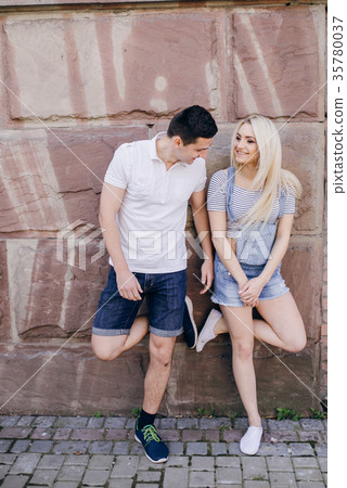 couple in nature 35780037