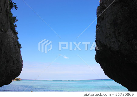 岩牆和海 35780869