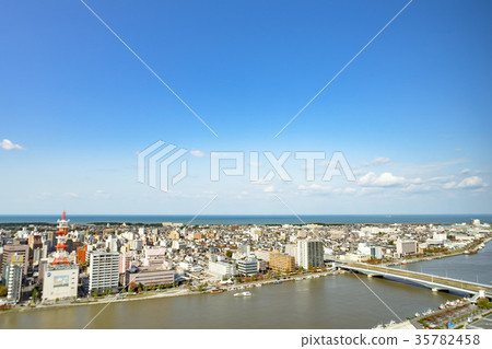 從Mediaship的新潟市視圖 從Mediaship的新潟市視圖 35782458