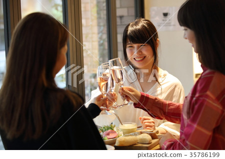 Women's Association toast 35786199