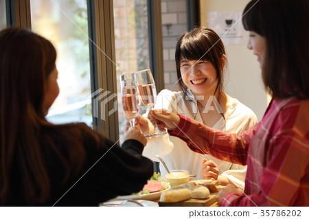 Women's Association toast 35786202