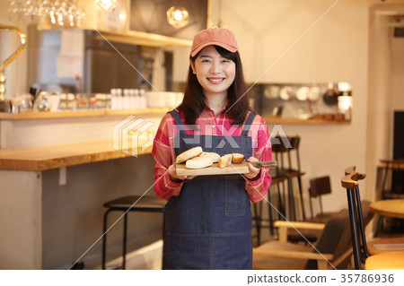 咖啡廳服務員女 35786936