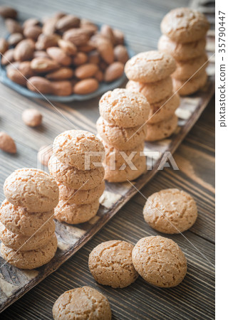 Amaretti cookies 35790447