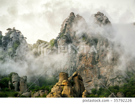 Demerdji mountain with low lying clouds, Crimea Demerdji mountain with low lying clouds, Crimea 35792226