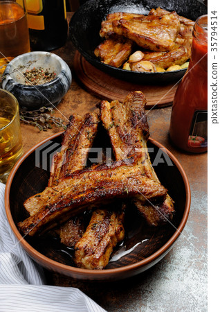 Fried pork ribs 35794514