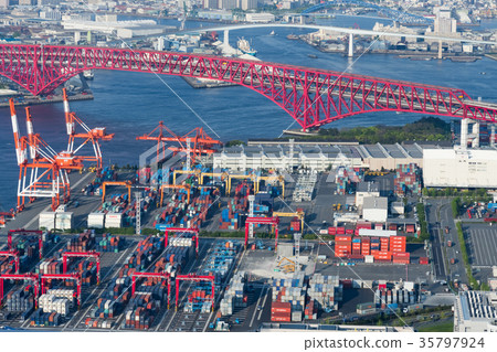 Osaka harbor Osaka harbor 35797924