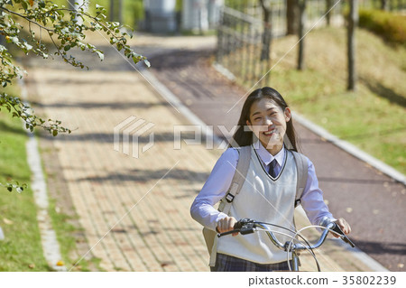 高中生，自行車，公園 35802239