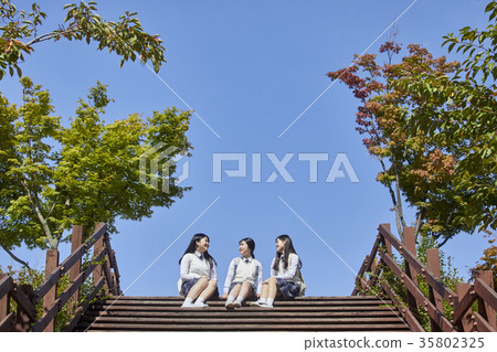 Friends, high school student, stairs Friends, high school student, stairs 35802325