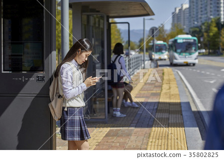 高中生,巴士站 高中生,巴士站 35802825