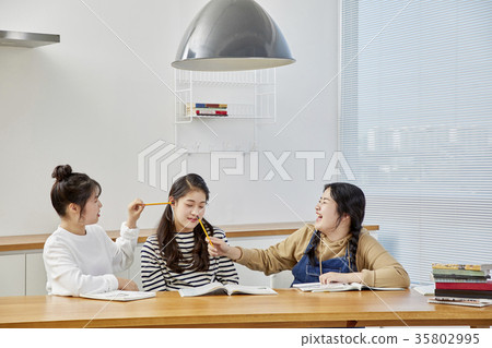 朋友，高中，學習 35802995