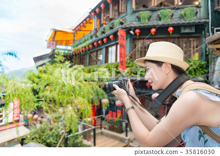 girls taking the photo of Taiwan girls taking the photo of Taiwan 35816030