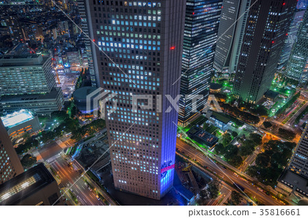 [東京夜景]東京都辦事處西新宿摩天大樓辦公區域的風景 35816661