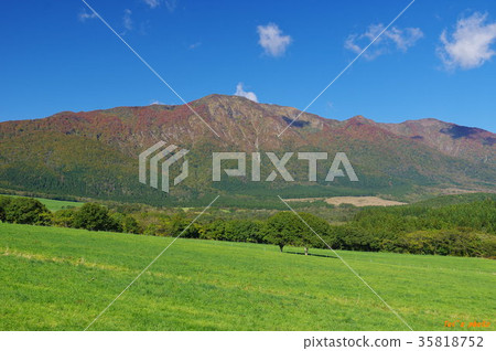 Onikobe: Mt. Onikobe: Mt. 35818752