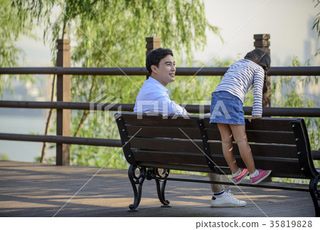 爸爸和女兒約會 爸爸和女兒約會 35819828