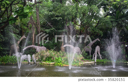 Fountain at the gate of Bangkok zoo Fountain at the gate of Bangkok zoo 35820151