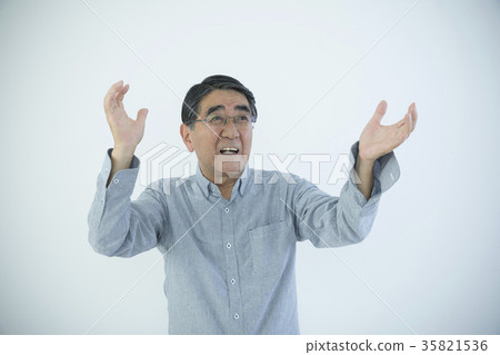 沮喪的老人 35821536
