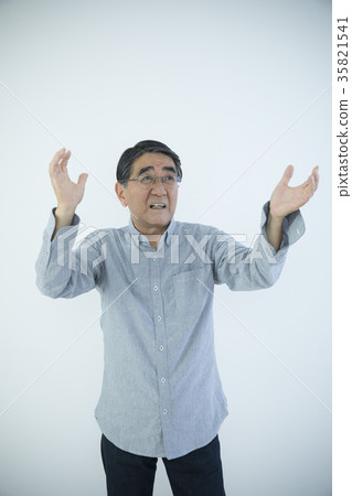 沮喪的老人 35821541