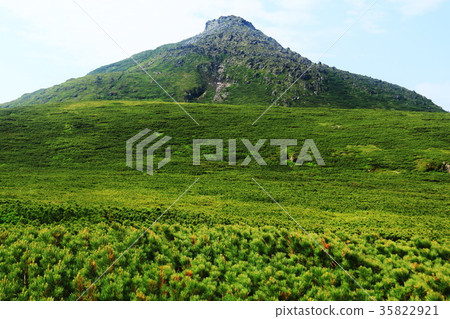 I look at Rausu mountain from Rausuping 35822921