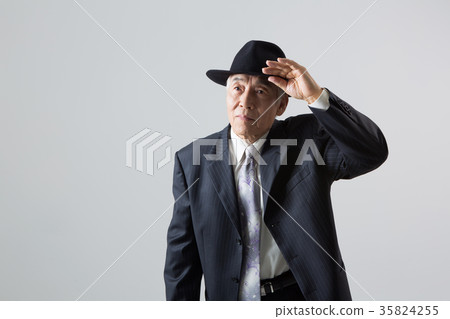 老人們悠閒地老化生活，健康的高級肖像 35824255