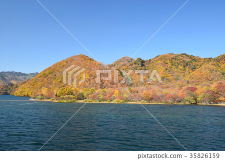 在春日臨近的春日營地露營地 35826159