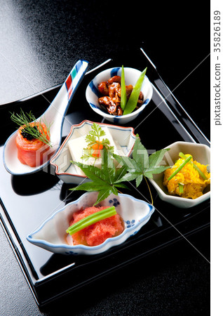 Appetizer dish 35826189