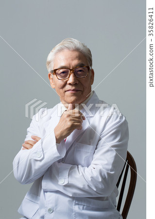 Portrait of a Doctor, Healthy Veterinarian 35826411
