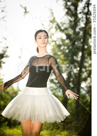 Ballerina Ballerina 35826894